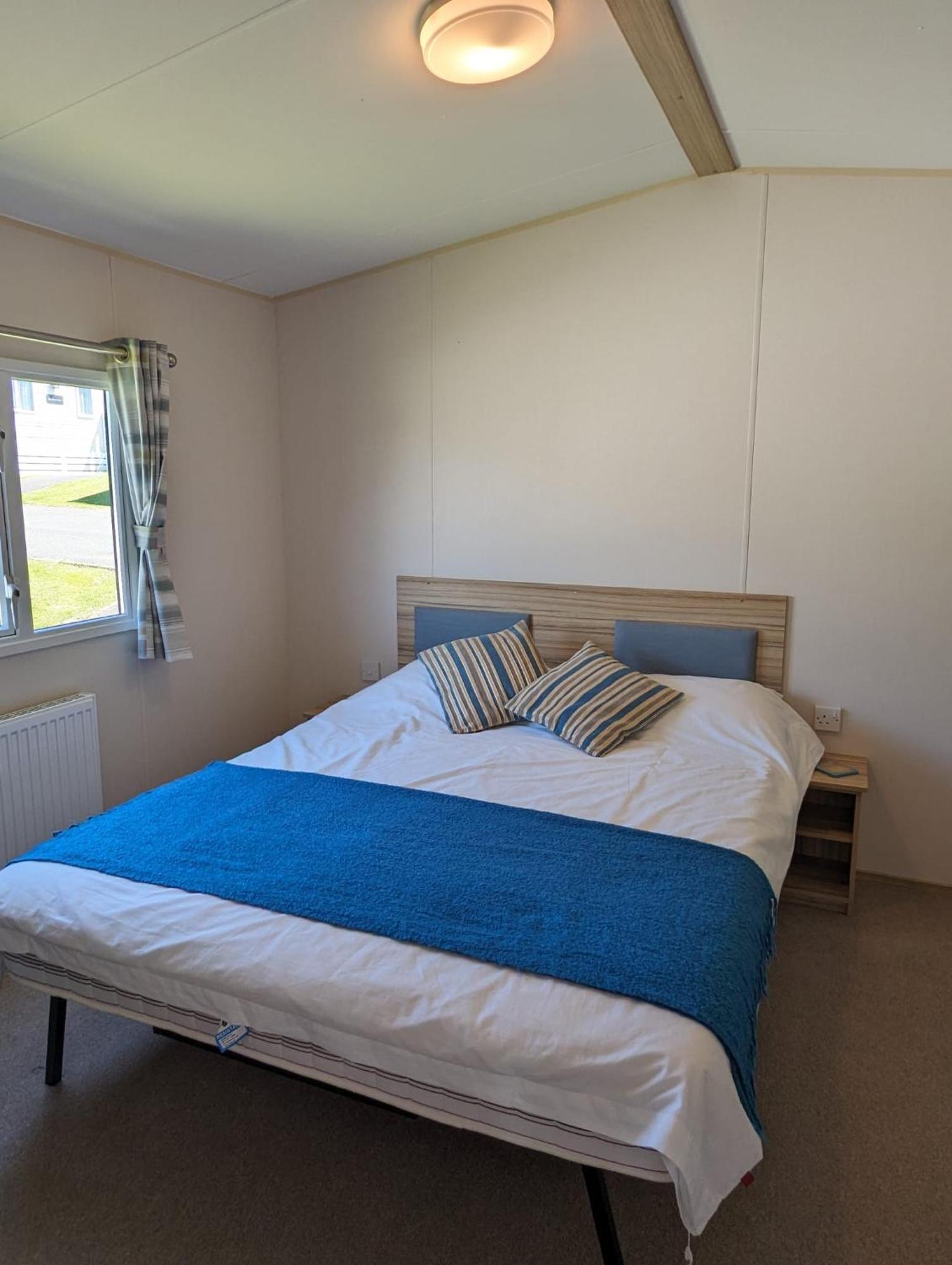 Lovely Bright Modern Caravan Swanage On Peaceful And Tranquil Holiday Park Экстерьер фото