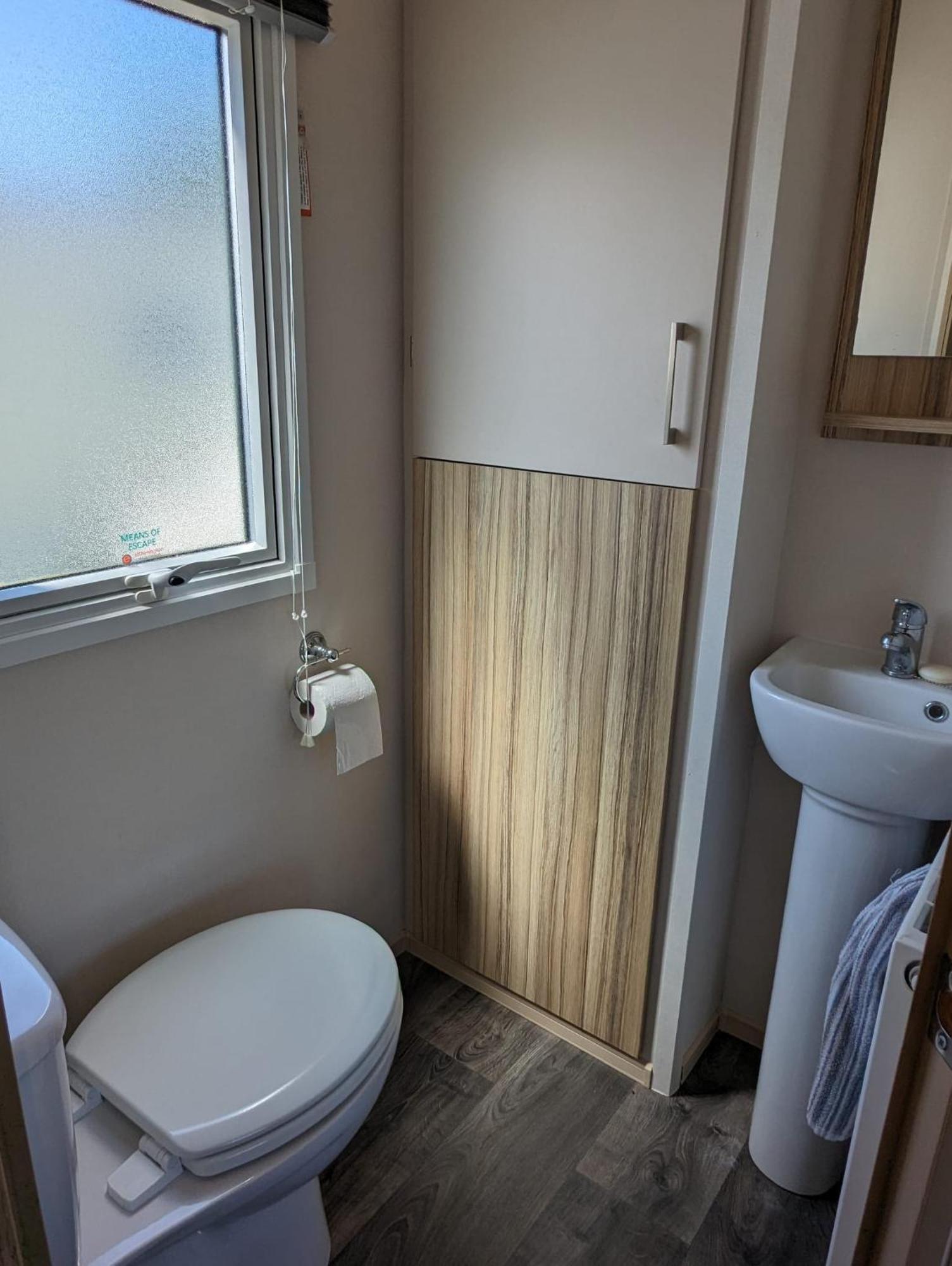 Lovely Bright Modern Caravan Swanage On Peaceful And Tranquil Holiday Park Экстерьер фото